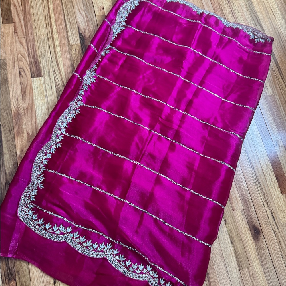 Indian sari party wear magenta sari with Swarovski work no blouse